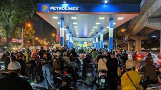 Người dân khó mua xăng: Trách nhiệm Bộ Công Thương thế nào?