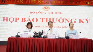 Bộ Công Thương nhận trách nhiệm trong việc nhiều cửa hàng xăng đóng cửa