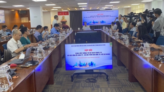 Petrolimex: “Không thiếu nguồn cung, người dân muốn đổ bao nhiêu xăng dầu cũng được”