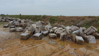 Dự án đê, kè biển “đội vốn” hàng chục tỷ đồng vẫn dở dang