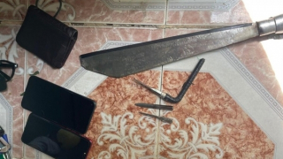 Hai con nghiện thủ dao gây hơn 10 vụ trộm tại các cửa hàng tiện lợi