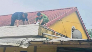 Công an các tỉnh miền Trung giúp dân trước nguy cơ "lũ chồng lũ"