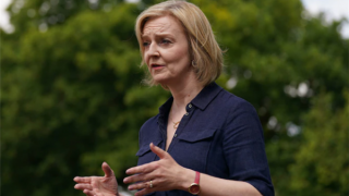 Thủ tướng Anh tuyên bố không từ chức dù thừa nhận sai lầm