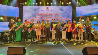 Khai mạc trại sáng tác đề tài “Vì an ninh Tổ quốc và bình yên cuộc sống”