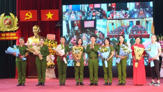 Phụ nữ CAND "vượt nắng, thắng mưa" hoàn thành tốt nhiệm vụ