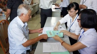 Quy định về nghỉ hưu ở tuổi cao hơn đối với cán bộ, công chức giữ chức vụ lãnh đạo, quản lý