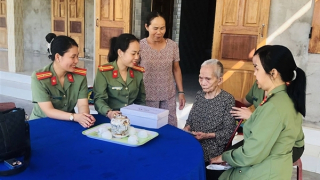 Phụ nữ Công an với nhiều việc làm ý nghĩa hướng đến cộng đồng