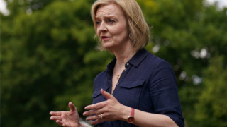 Thủ tướng Liz Truss từ chức, chính trường Anh lại khủng hoảng