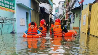 Đà Nẵng - tình người sau mưa lũ
