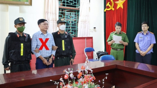 Bắt giam chủ tịch xã chiếm đoạt tiền dự án hỗ trợ hộ khó khăn