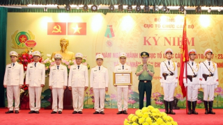 Cục Tổ chức cán bộ đón nhận Huân chương Bảo vệ Tổ quốc hạng Nhì