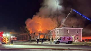 Máy bay đâm vào chung cư ở Mỹ, toàn bộ hành khách thiệt mạng