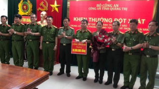 Khen thưởng cá nhân, tập thể phá thành công hàng loạt vụ trộm công sở, doanh nghiệp