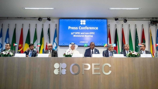 “Cuộc chiến” giá dầu