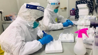 Ca mắc COVID-19 tăng vọt, 1 F0 ở Cần Thơ tử vong