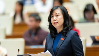 Bộ trưởng Bộ Y tế giải trình về thiếu hụt nhân lực, thiếu thuốc men