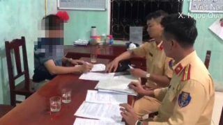 Lái xe ngược chiều cao tốc bị phạt 17 triệu đồng, tước bằng 6 tháng