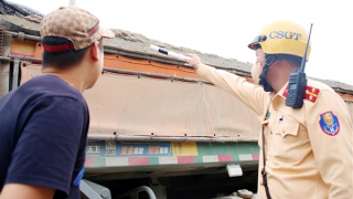 Xe tải độ thùng "chạy khung giờ đẹp" định qua mặt CSGT