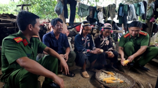 Dựa vào dân giữ bình yên nơi phên giậu Tổ quốc