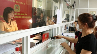 Tuyên truyền dự thảo nghị quyết thí điểm cấp biển số xe ô tô thông qua đấu giá