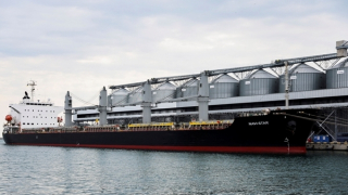 Tàu hàng vẫn ra vào cảng Ukraine sau khi Nga rút khỏi thỏa thuận ngũ cốc Biển Đen