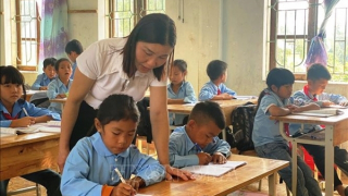 Người mẹ thứ hai của học sinh dân tộc Chứt