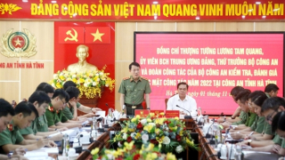 Thứ trưởng Lương Tam Quang đánh giá cao những thành tích Công an tỉnh Hà Tĩnh đạt được