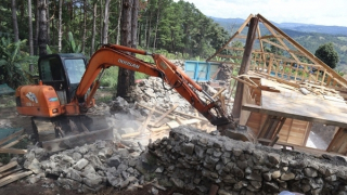 Cưỡng chế, tháo dỡ căn nhà của chàng trai “bỏ phố về quê”