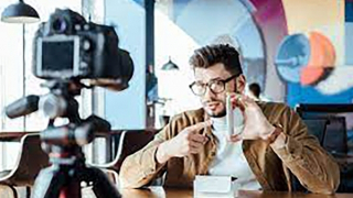 Gen Z đua nhau nghỉ việc mong thành “người nổi tiếng”