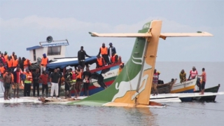 Điều gì đã xảy ra trước khi chiếc máy bay ở Tanzania lao xuống hồ?