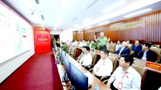 Đoàn đại biểu Quốc hội thăm, trao đổi kinh nghiệm tại Trung tâm Dữ liệu Quốc gia về dân cư