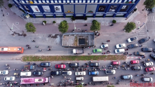 Cận cảnh những lô cốt án ngữ cả một tuyến phố ở Hà Nội