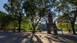 Nắng vàng trải khắp cả nước, miền Bắc đêm lạnh sâu