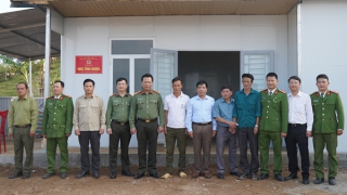 Xây nhà tình nghĩa, bê tông hoá đường liên thôn tặng người dân