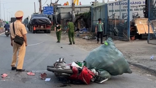 Xe đầu kéo lùi cán một phụ nữ tử vong