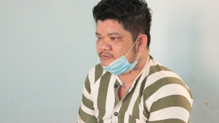 Bắt tạm giam đối tượng mua, bán trái phép vũ khí quân dụng