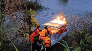 Bơi theo đàn bò qua sông, 2 chị em ruột bị đuối nước