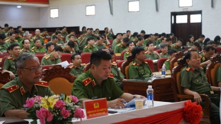 Hoàn thiện các quy định pháp luật nhằm xây dựng lực lượng CAND chính quy, tinh nhuệ