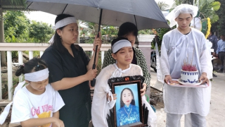 Đắng lòng những giọt nước mắt trong đám tang thiếu phụ bị đánh chết tại khách sạn