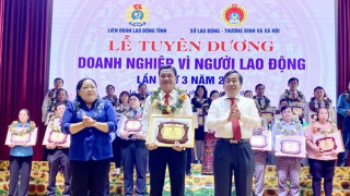 Agribank An Giang được tuyên dương “Doanh nghiệp vì người lao động” năm 2022