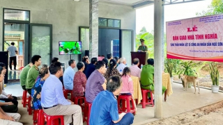 Trao nhà tình nghĩa tặng thân nhân liệt sĩ CAND