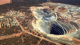 Trung Quốc với lá bài kim loại chiến lược