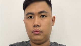 Kẹt tiền ăn chơi, xách dao khống chế phụ nữ cướp xe