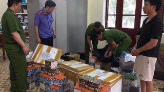 Sử dụng thùng xốp để vận chuyển pháo lậu đi tiêu thụ