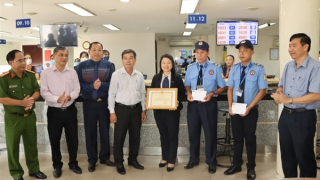 Thưởng nóng lực lượng có thành tích bắt kẻ cướp ngân hàng ở Đồng Tháp