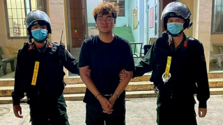 Tống tiền bạn gái bằng ảnh “nóng”