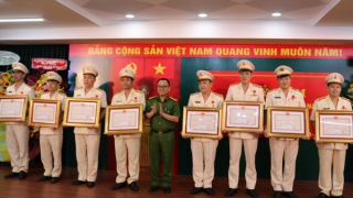 Trao các danh hiệu cao quý tặng hơn 300 nhà giáo thuộc Trường Cao đẳng CSND II