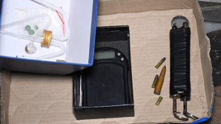 Ma tuý ém cùng các đồ vật hình súng đạn