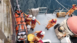 Xuyên đêm cứu nạn người nước ngoài bị nạn trên tàu biển