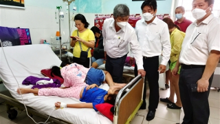 Hơn 120 học sinh Trường Ischool Nha Trang ngộ độc thực phẩm